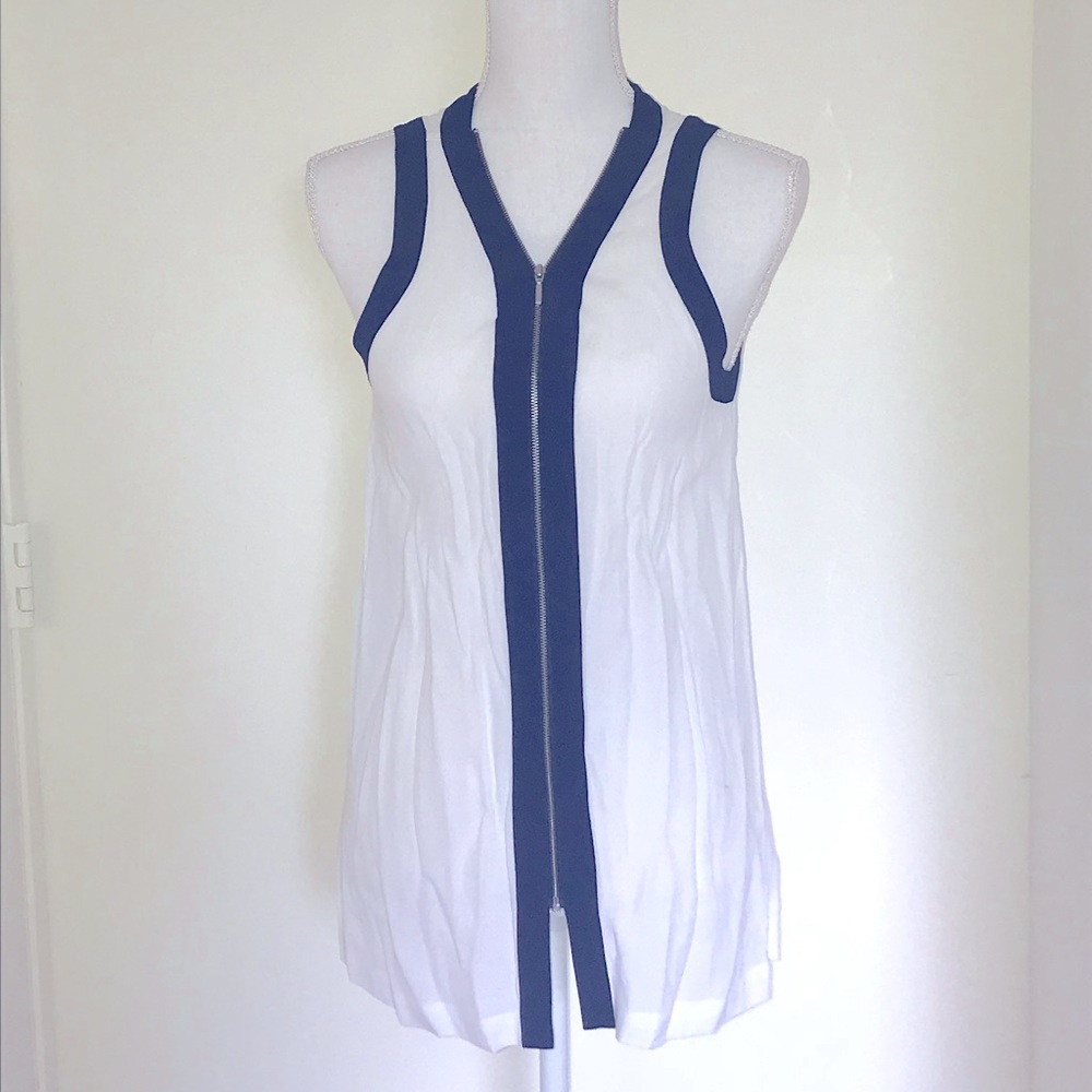 NWOT Trouvé White and Black Top Size Small